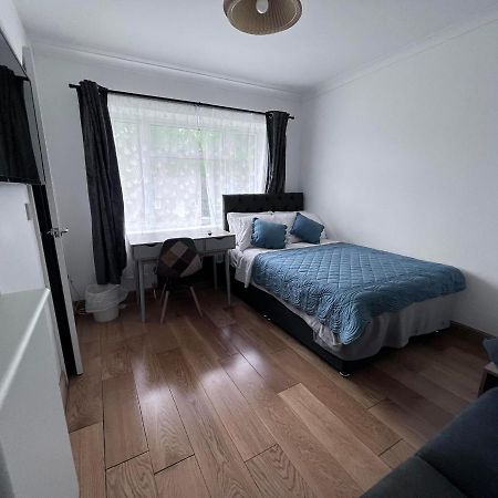 Bed and Breakfast Number 25 Хорли Экстерьер фото