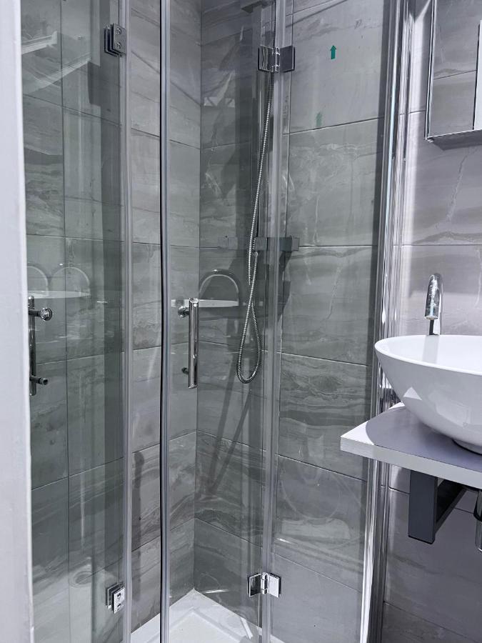 Bed and Breakfast Number 25 Хорли Экстерьер фото