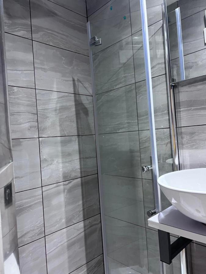 Bed and Breakfast Number 25 Хорли Экстерьер фото