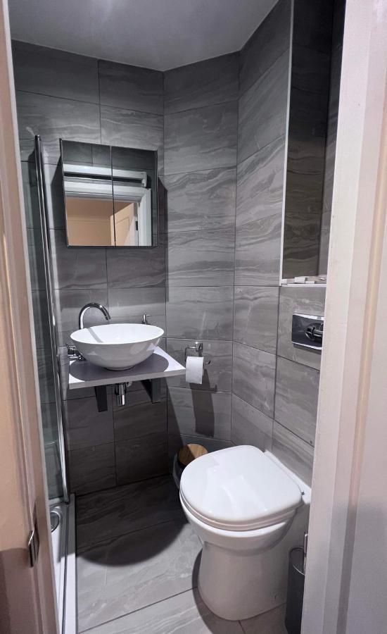 Bed and Breakfast Number 25 Хорли Экстерьер фото