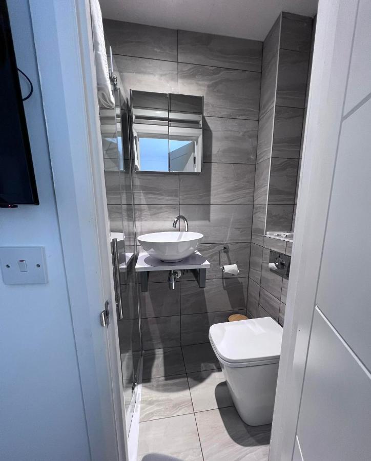 Bed and Breakfast Number 25 Хорли Экстерьер фото