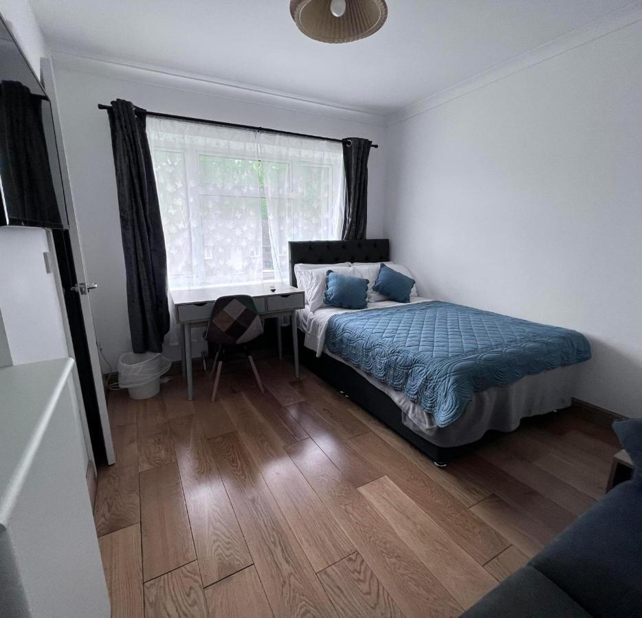 Bed and Breakfast Number 25 Хорли Экстерьер фото