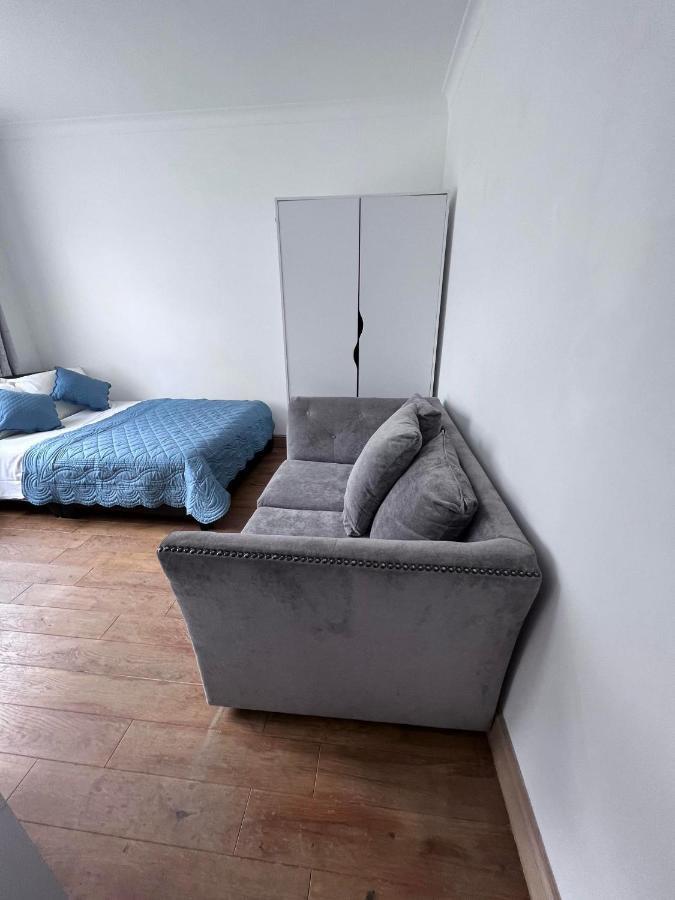 Bed and Breakfast Number 25 Хорли Экстерьер фото