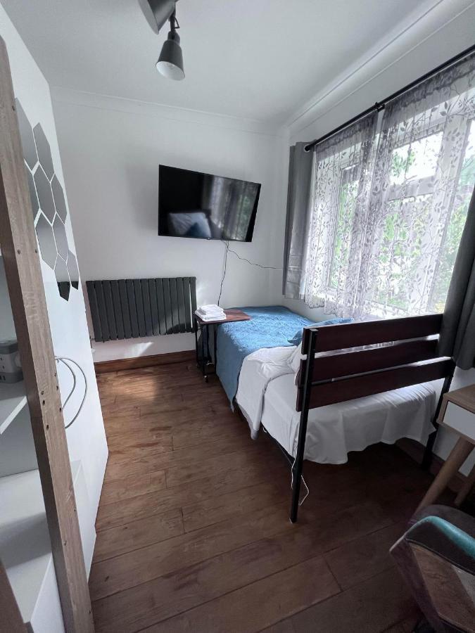 Bed and Breakfast Number 25 Хорли Экстерьер фото