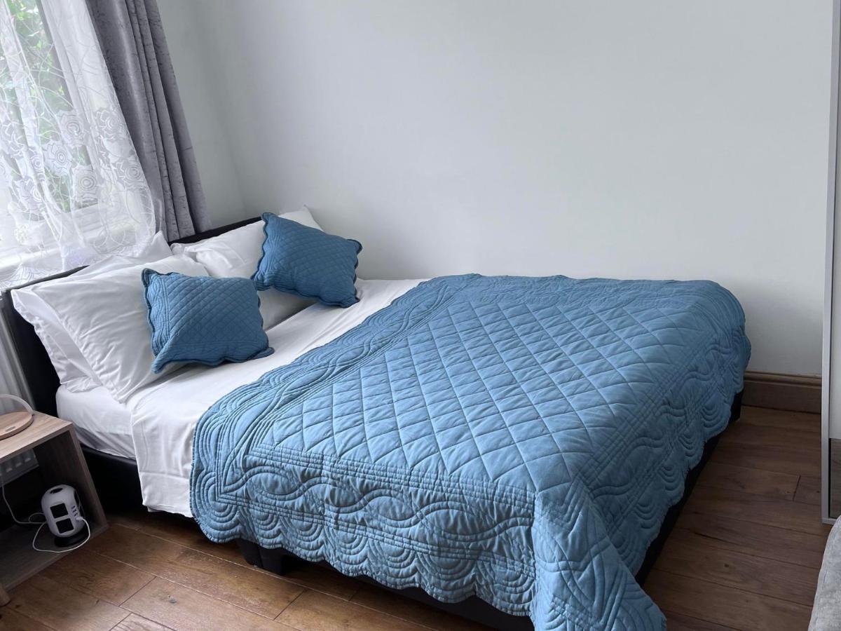 Bed and Breakfast Number 25 Хорли Экстерьер фото