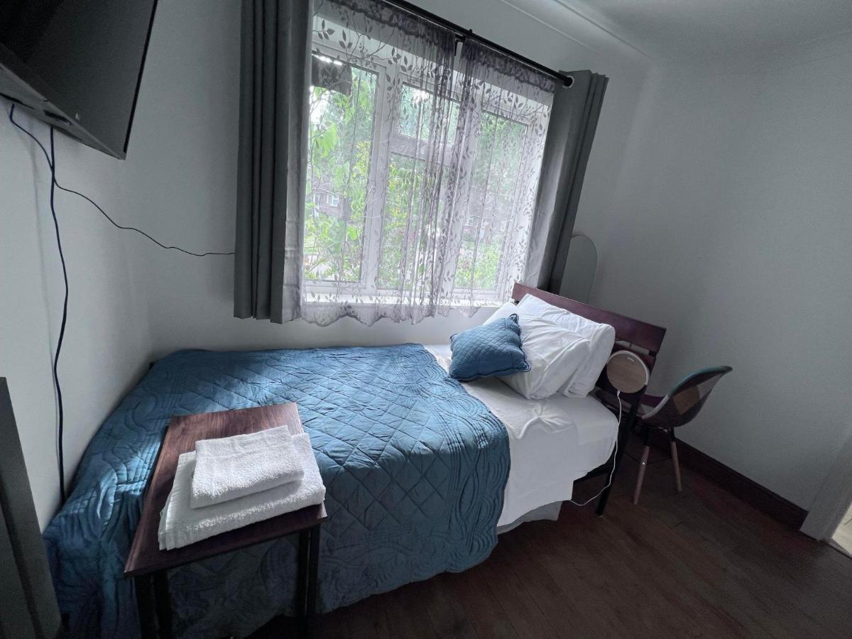 Bed and Breakfast Number 25 Хорли Экстерьер фото
