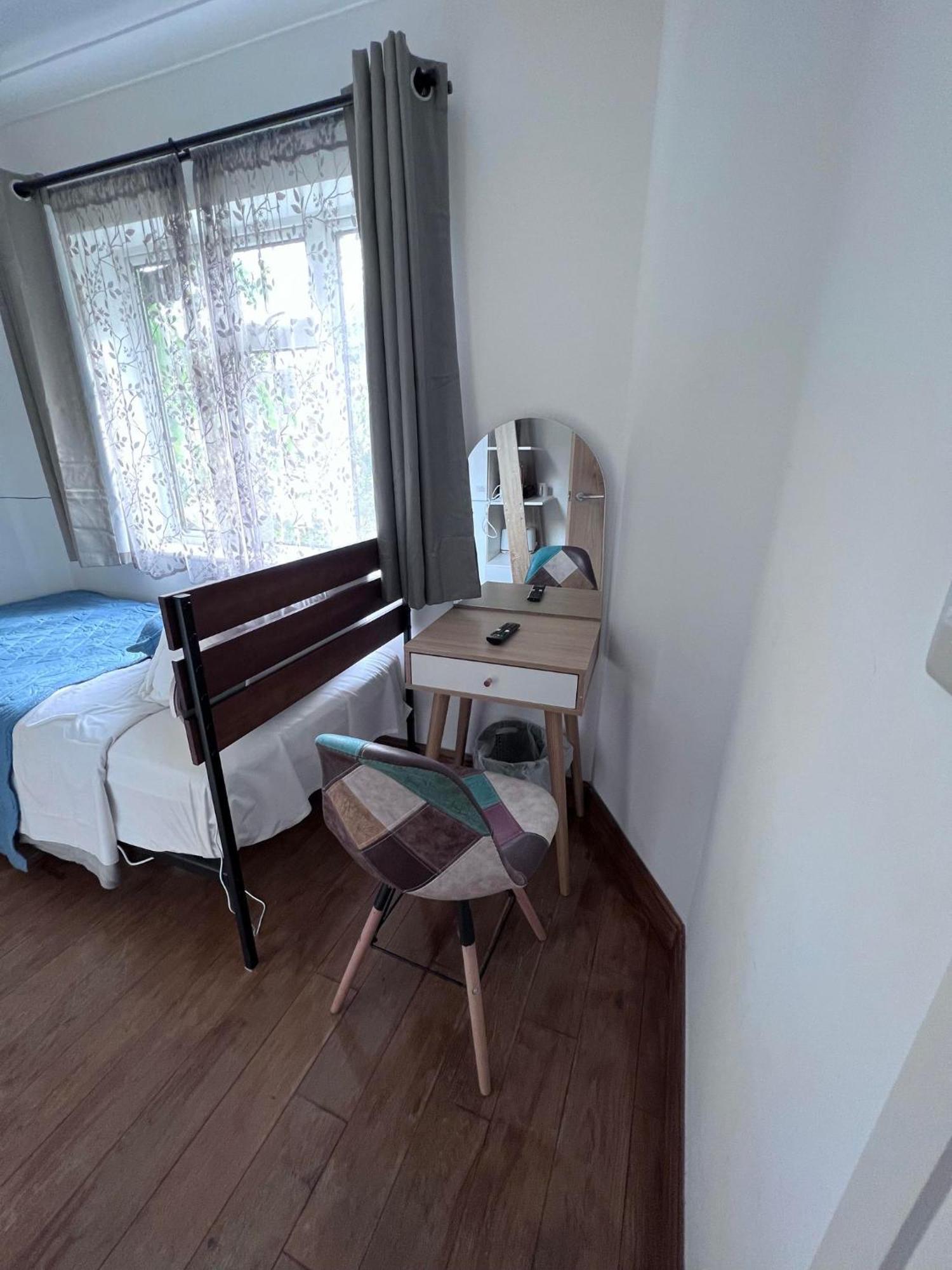 Bed and Breakfast Number 25 Хорли Экстерьер фото